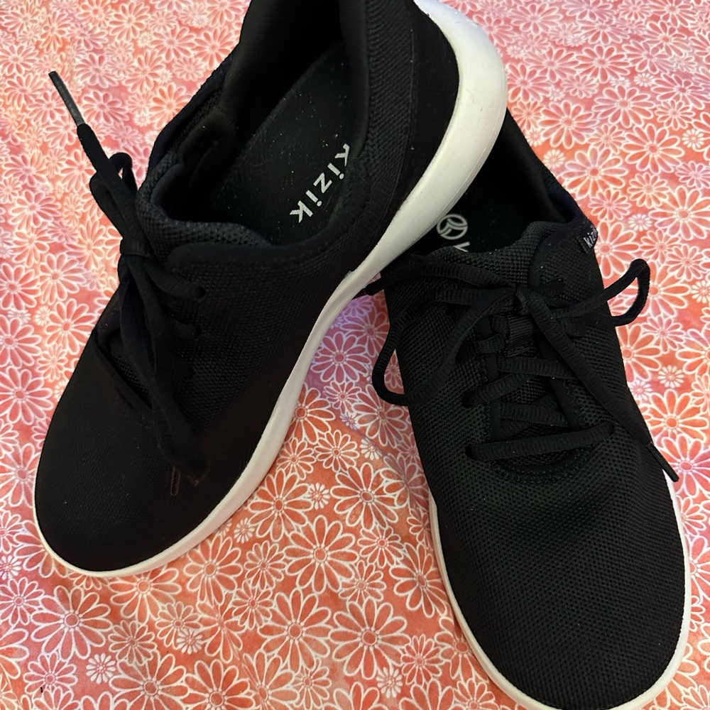 Kizik “Madrid” Slip-On, black, tennis shoes.